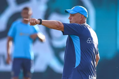 RS - FUTEBOL/ TREINO GREMIO 2025 - ESPORTES - Jogadores do Gremio realizam treino tÃ©cnico durante a tarde desta quinta-feira, no CT Luiz Carvalho, na preparaÃ§Ã£o para a partida valida pelo Campeonato Brasileiro 2025. Na foto, James Freitas. FOTO: LUCAS UEBEL/GREMIO FBPA<!-- NICAID(16019761) -->