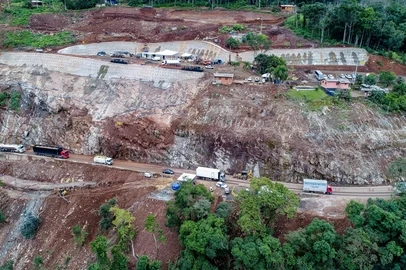 BENTO GONÇALVES, RS, BRASIL, 10/06/2025. Um ano de obras na BR470. (Neimar De Cesero/Agência RBS)<!-- NICAID(16056514) -->