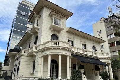 Mansão da década de 1930 restaurada pela UMA Incorporadora na Rua Santo Inácio, Moinhos de VentoFoto de 2023<!-- NICAID(15413743) -->