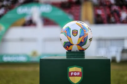 Bola oficial da Copa FGF.<!-- NICAID(16144501) -->