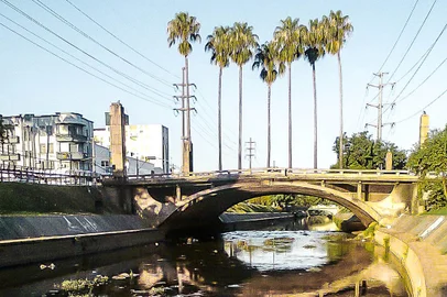Alisson Fernandes, fotógrafo, tirou esta foto, da ponte da João Pessoa sobre o Arroio Dilúvio<!-- NICAID(10119359) -->