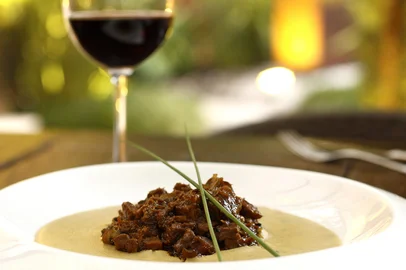 Carne de panela com funghi , Peppo<!-- NICAID(7424255) -->