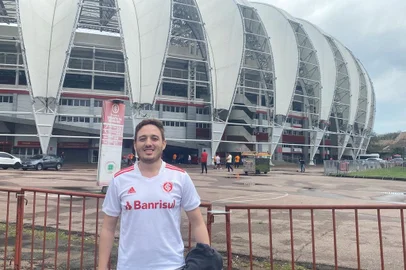 Torcedor viaja 600 quilômetros sem ingresso para apoiar o Inter<!-- NICAID(15559360) -->