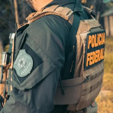 Polícia Federal cumpre mandados em Passo Fundo; alvo é grupo ligado ao tráfico de drogas<!-- NICAID(16027327) -->
