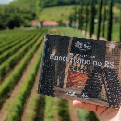 Guia do Enoturismo no Rio Grande do Sul, da Wine Locals.<!-- NICAID(16239586) -->