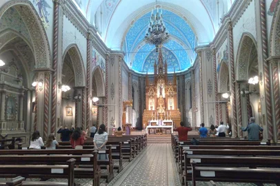 Catedral Diocensa badalou o sino em homenagem aos profissionais da saúde em Caxias às 19h30min<!-- NICAID(14734363) -->