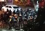 BM dispersa aglomerações no Centro e na Cidade Baixa na madrugada desta terça-feira de Carnaval