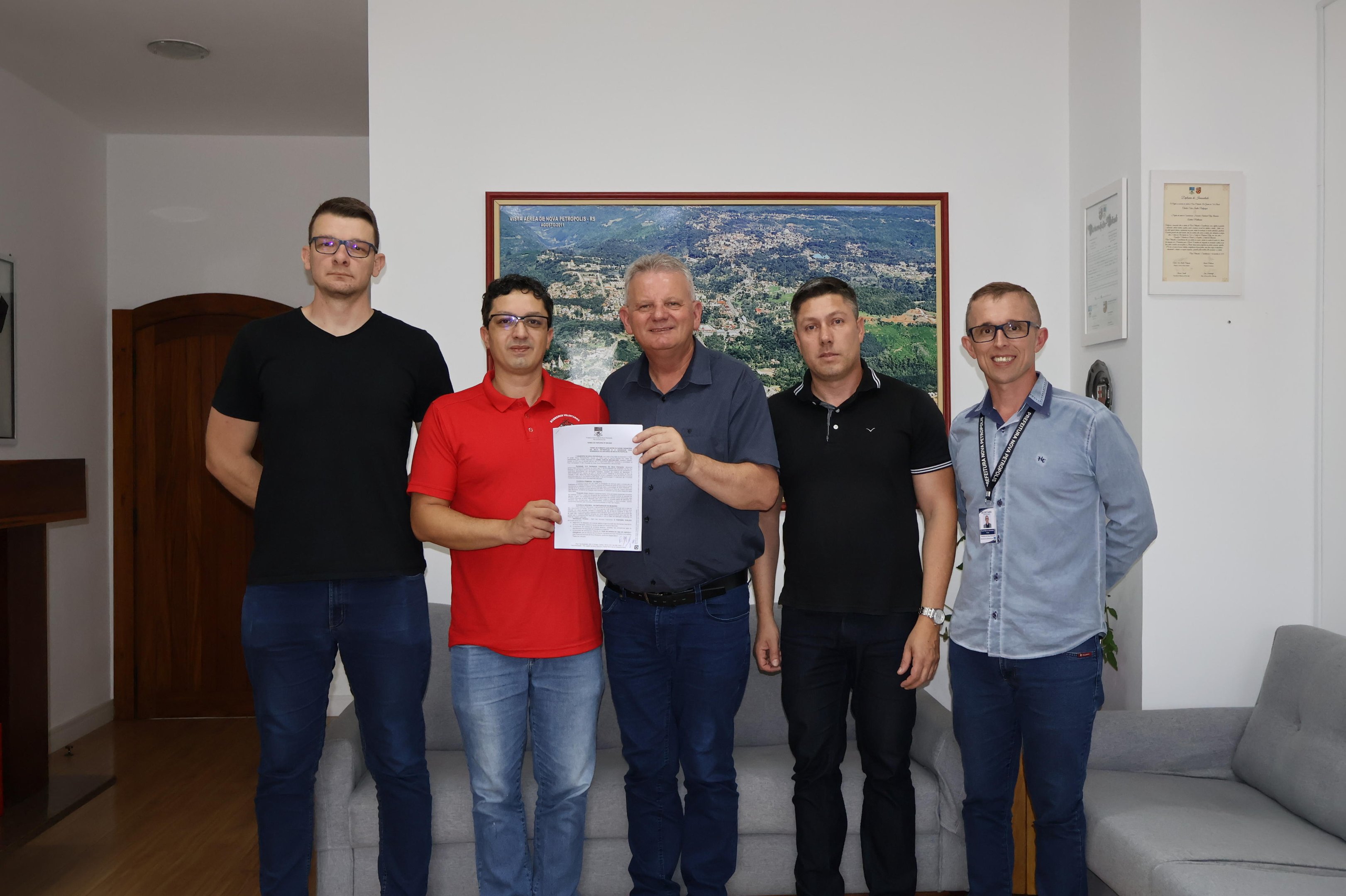 Renova&ccedil;&atilde;o de contrato entre bombeiros e Prefeitura de Nova Petr&oacute;polis prev&ecirc; investimento de R$ 1,1 milh&atilde;o em 2026