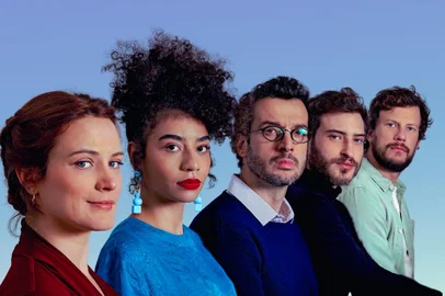 A versão brasileira tem o elenco formado por Bianca Bin, como Elizabete; Cesar Baccan, como Pierre; Eduardo Pelizzari, como Vicente; Lilian Regina, como Anna e Marcelo Ullmann, como Claude.<!-- NICAID(16080881) -->