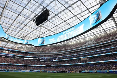 LOS ANGELES, CALIFORNIA - JUNE 12: General view inside the stadium during the Powerade Hydration Break during the FIFA World Cup 2026 Group D match between USA and Paraguay at Los Angeles Stadium on June 12, 2026 in Los Angeles, California.   Stu Forster/Getty Images/AFP (Photo by Stu Forster / GETTY IMAGES NORTH AMERICA / Getty Images via AFP)<!-- NICAID(16305682) -->