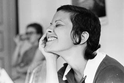 Elis Regina com a família em Porto Alegre. Seu filho João Marcelo com apenas seis meses.Crédito: Armênio Abascal Meireles, Agência RBS.#ENVELOPE: 70490<!-- NICAID(7721975) -->