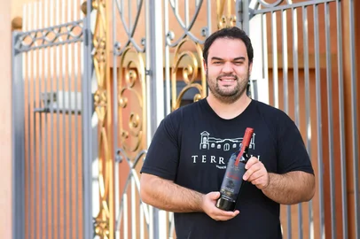 O Cabernet Sauvignon da safra 2023 da vinícola Terrasul, de Flores da Cunha, conquistou o selo Indicação de Procedência (IP Altos Montes). É o primeiro rótulo da vínicola a receber o reconhecimento como produto típico da região. Na foto, Augusto Salvador, proprietário e enólogo da vinícola.<!-- NICAID(16028114) -->