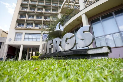 PORTO ALEGRE, RS, BRASIL, 09.01.2024: Reitoria localizada no campus central da UFRGS. Foto: Camila Hermes/Agencia RBS<!-- NICAID(15950554) -->