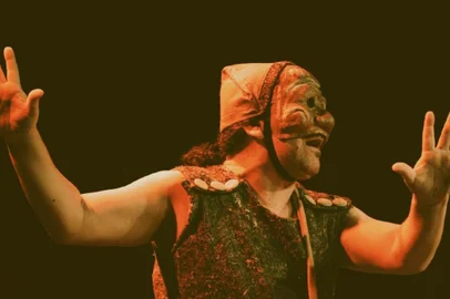 No próximo sábado (4), o Coletivo Enredo apresenta a peça O NINGUÉM – teatro de máscaras, no Ponto Coletivo Arte. A peça que é interpretada pelo chileno Cristian Beltrán (Chile) está marcada para as 19h e os ingressos já estão a venda pelo perfil do Instagram do coletivo, a R$ 30 ou R$ 50 para quem quiser comprar dois ingressos. <!-- NICAID(15749310) -->