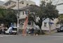 Começa a remoção dos fios em postes nas ruas próximas à prefeitura de Caxias