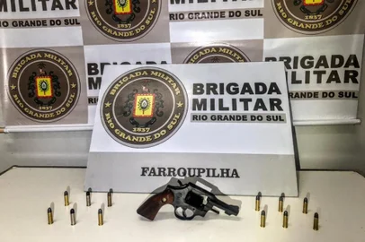 Um revólver calibre .38 foi apreendido pela Brigada Militar em um patrulhamento de rotina no bairro São José, em Farroupilha<!-- NICAID(15133239) -->