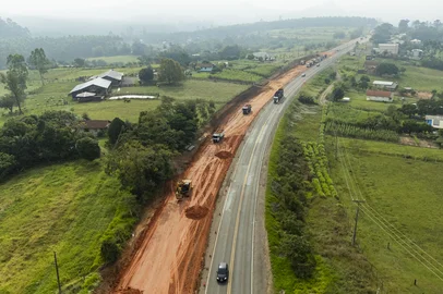 Obras de duplicação da RS-287, na região do município de Tabaí. Foto: Concessionária Rota de Santa Maria / Divulgação<!-- NICAID(16025649) -->