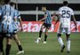 Gustavo Martins tem suspeita de lesão muscular e será reavaliado pelo Grêmio