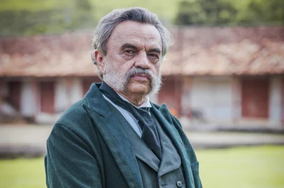 Eudoro (José Dumont ), na novela Nos Tempos do Imperador.<!-- NICAID(15237457) -->