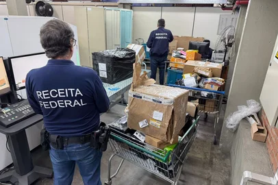 Receita Federal apreende mais de R$ 100 mil em produtos nos correios de Passo Fundo
