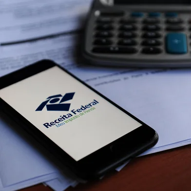 CAXIAS DO SUL, RS, BRASIL, 10/03/2023. Fotos para ilustrar matéria sobre a declaração do imposto de renda. (Bruno Todeschini/Agência RBS)Indexador: BTK<!-- NICAID(15371698) -->