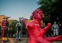  Seis estátuas aparecem em praça do centro de Porto Alegre; saiba o que são
