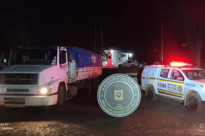 Mais de 17 toneladas de soja contrabandeada é apreendida em Tiradentes do Sul<!-- NICAID(15820537) -->