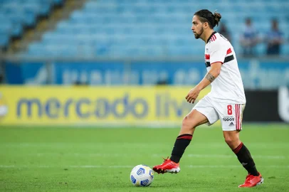 BRASILEIRO A 2021, GRÊMIO X SÃO PAULORS - BRASILEIRO A 2021, GRÊMIO X SÃO PAULO - ESPORTES - BRASILEIRO A 2021, GRÊMIO X SÃO PAULO - Benítez jogador do São Paulo durante partida contra o Grêmio no estádio Arena do Grêmio pelo campeonato Brasileiro A 2021. 02/12/2021 - Foto: PEDRO H. TESCH/AGIF - AGÊNCIA DE FOTOGRAFIA/AGIF - AGÊNCIA DE FOTOGRAFIA/ESTADÃO CONTEÚDOEditoria: ESPORTESLocal: PORTO ALEGREIndexador: PEDRO H. TESCHFotógrafo: AGIF - AGÊNCIA DE FOTOGRAFIA<!-- NICAID(14977441) -->