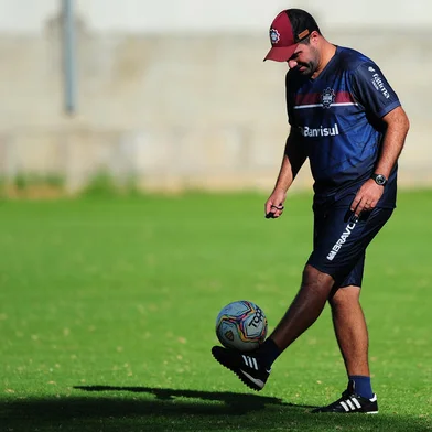 CAXIAS DO SUL, RS, BRASIL, 19/03/2021. Treino da SER Caxias no CT. O Caxias se prepara para jogar contra o Esportivo no próximo domingo 21/03, pelo Campeonato Gaúcho 2021. Na foto, técnico do Caxias, Rafael Lacerda. (Porthus Junior/Agência RBS)Indexador:                                 <!-- NICAID(14739527) -->