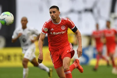 Inter enfrenta o Santos, na Vila Belmiro, pela 21ª rodada do Brasileirão. Thiago Galhardo<!-- NICAID(14642928) -->