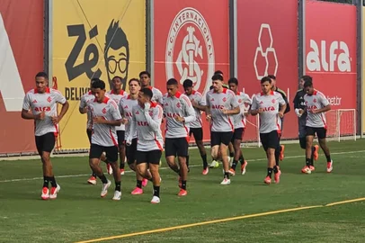 Reserva do Inter em treino<!-- NICAID(16039243) -->