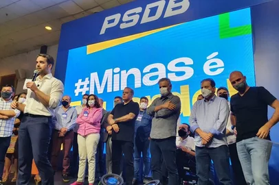 Eduardo Leite em campanha para as prévias do PSDB, em Minas Gerais