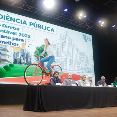 PORTO ALEGRE, RS, BRASIL, 09-08-2025: Plano Diretor. Prefeitura realiza audiência pública sobre as mudanças propostas para o Plano Diretor de Porto Alegre no auditório Araujo Viana. Foto: Mateus Bruxel/Agência RBSIndexador: MATEUS BRUXEL<!-- NICAID(16098158) -->