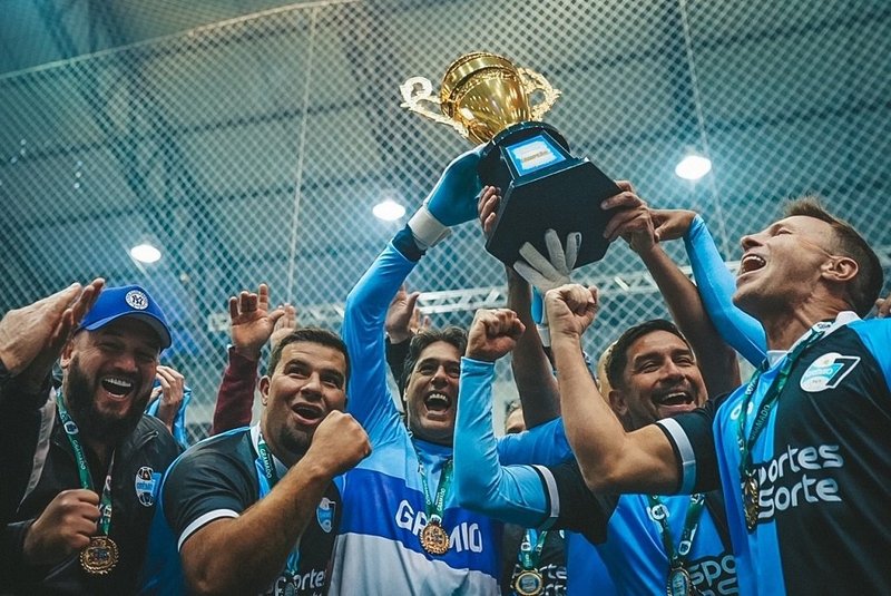 Danrlei e outros ex-jogadores do Grêmio em campeonato de futebol 7