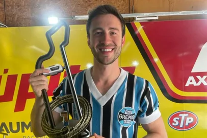 Gabriel Casagrande é gremista e o novo líder da Stock Car<!-- NICAID(15543226) -->