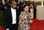 Kanye West e Kim Kardashian finalizam divórcio; rapper deverá pagar R$ 1 milhão em pensão alimentícia