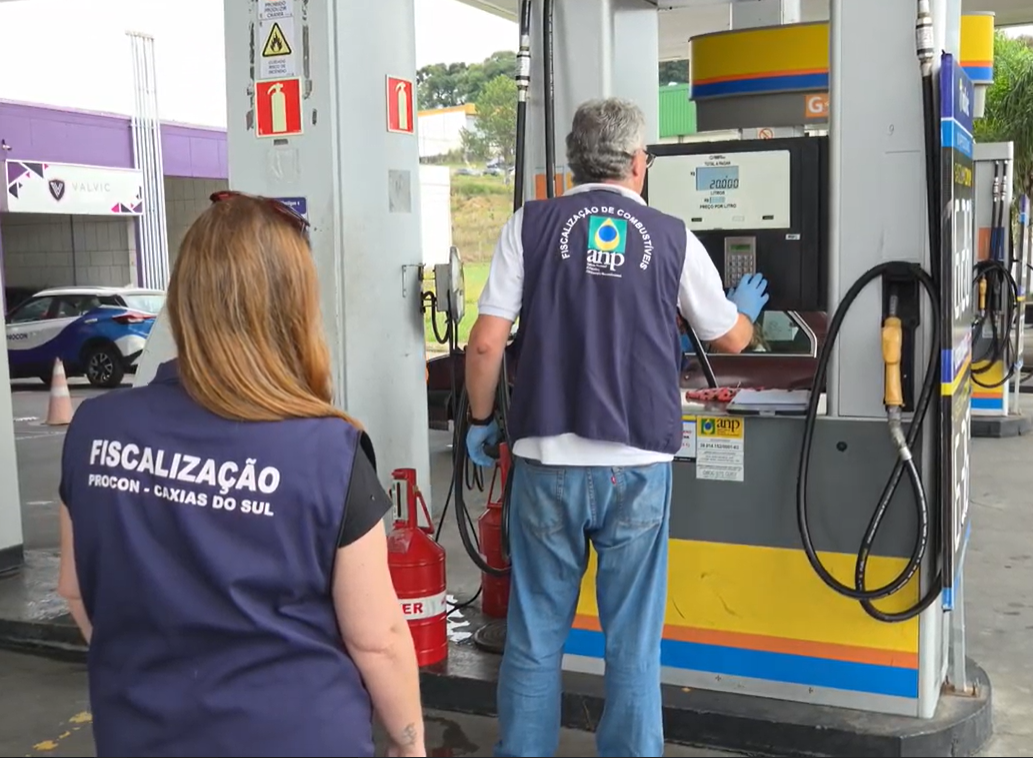 For&ccedil;a-tarefa autua 13 postos de combust&iacute;veis fiscalizados no RS