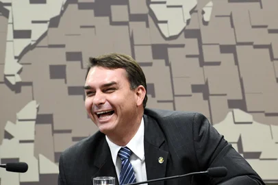 Comissão de Relações Exteriores e Defesa Nacional (CRE) realiza reunião deliberativa com 07 itens. Entre eles, o PDL 57/2019, que trata de acordo previdenciário entre Brasil e Suíça.Em destaque, senador Flávio Bolsonaro (PSL-RJ).Foto: Pedro França/Agência Senado<!-- NICAID(14721870) -->