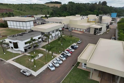 Após dois anos em obras, Aurora reabre frigorífico em Tapejara com foco no mercado exterior<!-- NICAID(16169264) -->