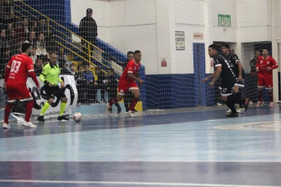 Lance de jogo entre Russo Preto 3x4 Sercesa, pela Série Ouro 2025.