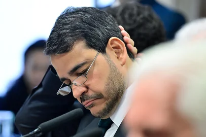 Comissão de Constituição, Justiça e Cidadania (CCJ) realiza reunião para sabatinar indicados ao Tribunal Superior do Trabalho (TST), Defensoria Pública da União (DPU) e ao Supremo Tribunal Federal (STF).Mesa:indicado para exercer o cargo de ministro do Supremo Tribunal Federal (MSF 7/2026), Jorge Rodrigo Araújo Messias.Foto: Geraldo Magela/Agência Senado<!-- NICAID(16275944) -->