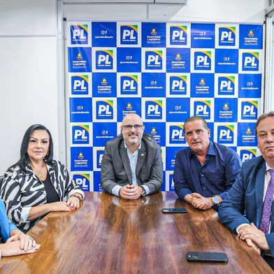 Deputados da bancada do PL na Assembleia Legislativa estiveram reunidos, nesta terça-feira(25), com o ex-ministro Onyx Lorenzoni, que concorreu ao governo do RS e consolidou a participação de um partido de Direita no cenário politico estadual.