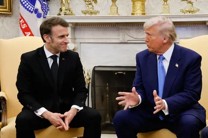 US President Donald Trump meets with French President Emmanuel Macron in the Oval Office of the White House in Washington, DC, on February 24, 2025. (Photo by Ludovic MARIN / AFP)<!-- NICAID(15982972) -->