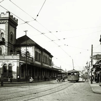Estação Castelinho, em Porto Alegre, na década de 1930.<!-- NICAID(15609630) -->