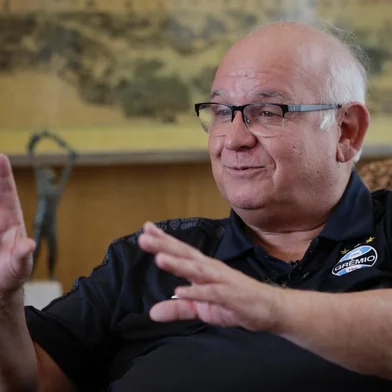 Osório, RS, Brasil, 11-11-2022: Entrevista com o presidente do Grêmio, Romildo Bolzan, em casa, em Osório. Após oito anos, ele deixa a gestão do clube. Foto: Mateus Bruxel/Agência RBSIndexador: Mateus Bruxel<!-- NICAID(15262851) -->