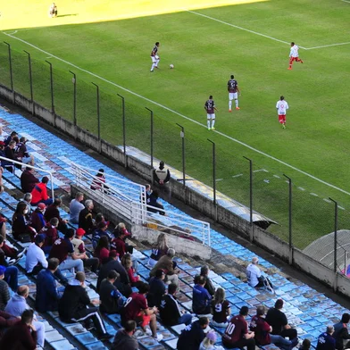 CAXIAS DO SUL, RS, BRASIL, 25/09/2021. Caxias X União Rondonópolis, jogo de ida, válido pelas oitavas de final da Série D do Campeonato Brasileiro e realizado no estádio Centenário. O jogo também marca a volta da torcida às arquibancadas. (Porthus Junior/Agência RBS)<!-- NICAID(14899189) -->