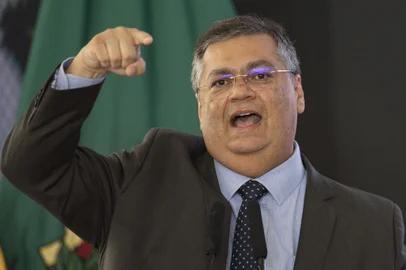 BrasÃ­lia (DF), 31/01/2024 - O ministro da JustiÃ§a, FlÃ¡vio Dino, durante a apresentaÃ§Ã£o de um balanÃ§o da seguranÃ§a pÃºblica em 2023, em cerimÃ´nia no PalÃ¡cio do Planalto. Foto: Marcelo Camargo/AgÃªncia BrasilBrasília (DF), 31/01/2024 - O presidente Luiz Inácio Lula da Silva e o ministro da Justiça, Flávio Dino, durante a apresentação de um balanço da segurança pública em 2023, em cerimônia no Palácio do Planalto. Foto: Marcelo Camargo/Agência BrasilLocal: BrasÃ­liaIndexador: Marcelo Camargo/AgÃªncia BrasilFonte: AgÃªncia Brasil/Empresa Brasil dFotógrafo: Reporter Fotografico<!-- NICAID(15665628) -->