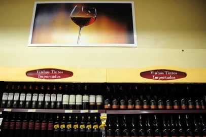 Foto para ilustrar matéria sobre aumento no preço do vinho importado.<!-- NICAID(8238366) -->