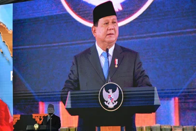Indonesian President Prabowo Subianto delivers his speech during the launch of a sovereign wealth fund known as Daya Anagata Nusantara, or Danantara, in Jakarta on February 24, 2025. (Photo by BAY ISMOYO / AFP)Editoria: FINLocal: JakartaIndexador: BAY ISMOYOSecao: economy (general)Fonte: AFPFotógrafo: STF<!-- NICAID(15983078) -->