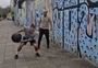Após cumprir suspensão, Braithwaite posta treino nas ruas do bairro Menino Deus: veja imagens